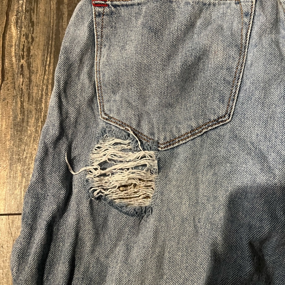 Mom High Rise Ripped Jeans - Picture 4 of 4